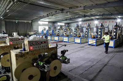 六十三團涉農(nóng)企業(yè)開足馬力忙生產(chǎn)，旅客票務代理業(yè)務同步推進